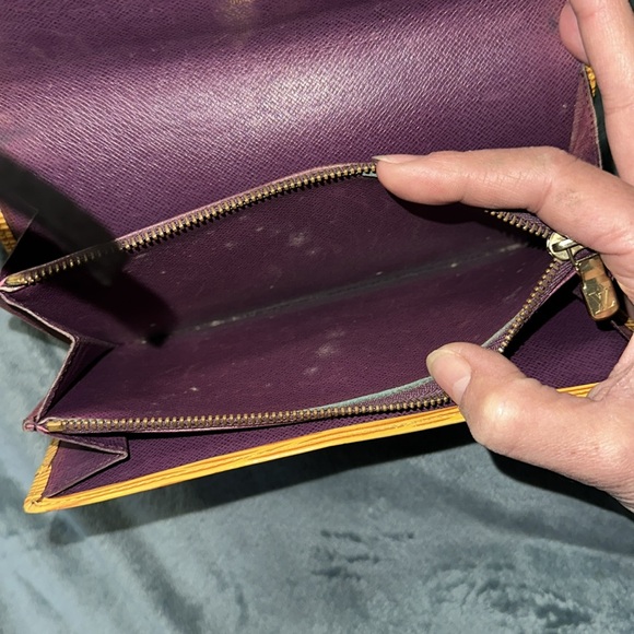 Louis Vuitton Yellow Epi leather long wallet - Picture 9 of 11